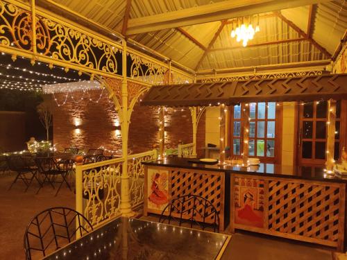 ห้องอาหาร, Hotel The Balam in ชลามันท์