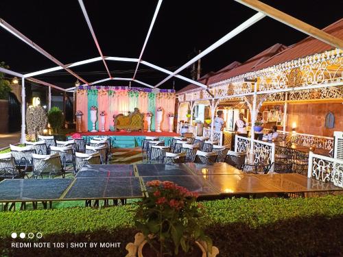 ห้องอาหาร, Hotel The Balam in ชลามันท์