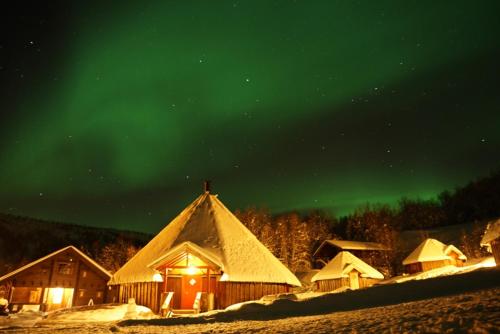 . Vestvatn - Arctic Cabins