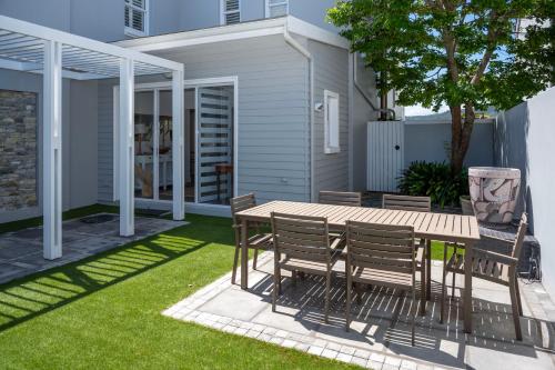 Thesen Island Villas - image 3