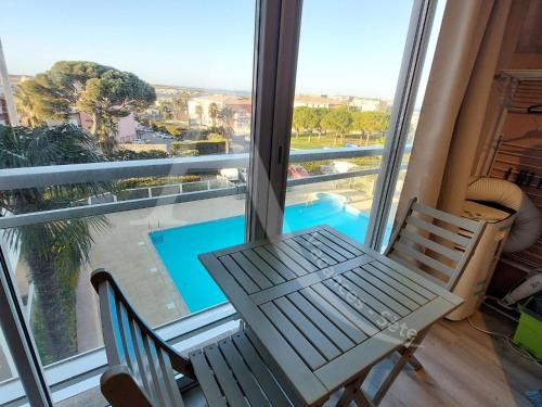 T2 loggia residence avec piscine entre ville et plages - image 5