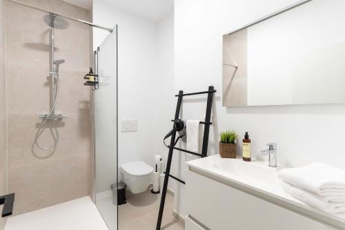 Inviting and bright 7-Person Apartment in Antwerp, Amberes (foto 3)