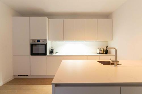 Inviting and bright 7-Person Apartment in Antwerp, Amberes (foto 2)