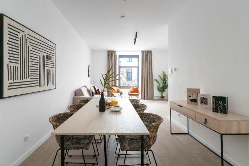 Inviting and bright 7-Person Apartment in Antwerp, Amberes (foto 10)