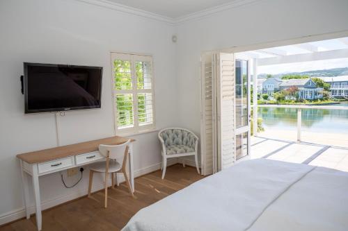 Villa - Beach Front image 10