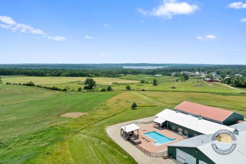 Elyss's Ranch Pool Near Williams Bay Beach Elyss's Ranch Pool Near Williams Bay Beach