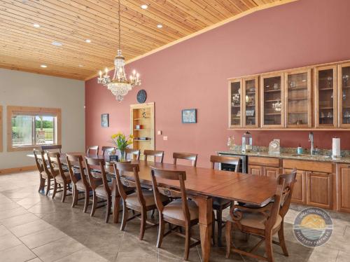 Elyss's Ranch Pool Near Williams Bay Beach Elyss's Ranch Pool Near Williams Bay Beach