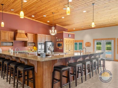 Elyss's Ranch Pool Near Williams Bay Beach Elyss's Ranch Pool Near Williams Bay Beach