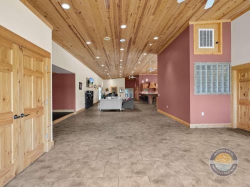 Elyss's Ranch Pool Near Williams Bay Beach Elyss's Ranch Pool Near Williams Bay Beach