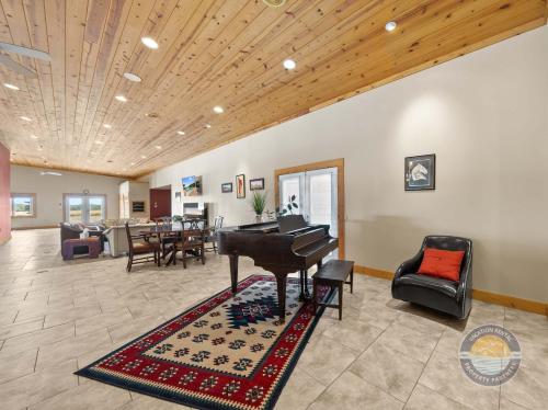 Elyss's Ranch Pool Near Williams Bay Beach Elyss's Ranch Pool Near Williams Bay Beach