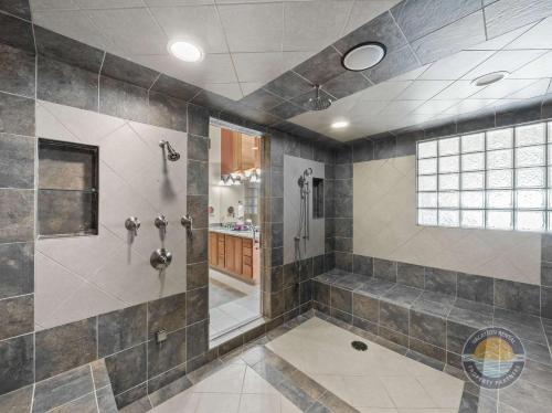 Elyss's Ranch Pool Near Williams Bay Beach Elyss's Ranch Pool Near Williams Bay Beach