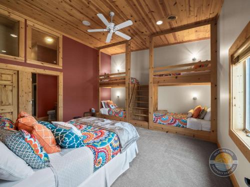 Elyss's Ranch Pool Near Williams Bay Beach Elyss's Ranch Pool Near Williams Bay Beach