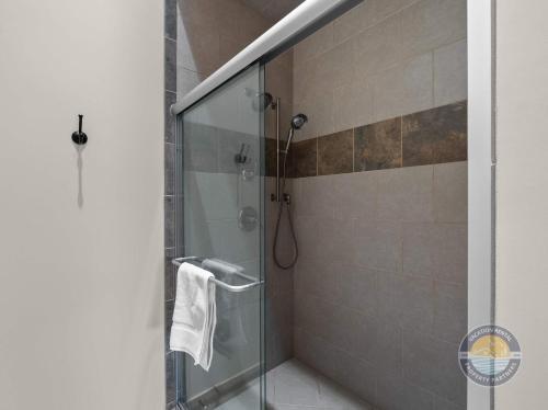 Elyss's Ranch Pool Near Williams Bay Beach Elyss's Ranch Pool Near Williams Bay Beach