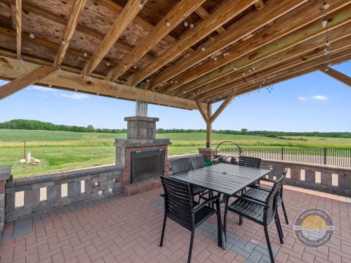Elyss's Ranch Pool Near Williams Bay Beach Elyss's Ranch Pool Near Williams Bay Beach