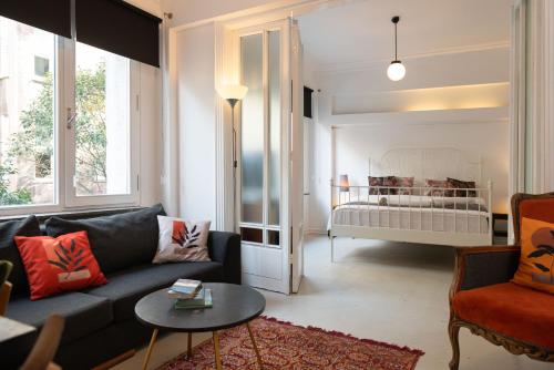 Mayer Tatarbey Apartments - main image