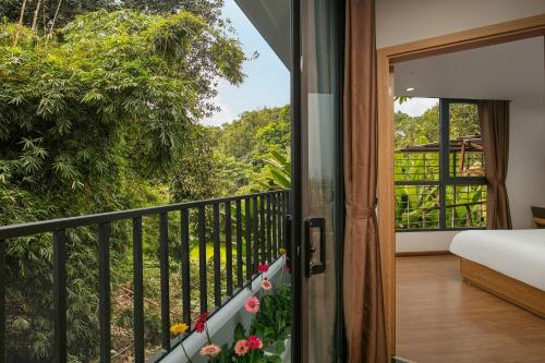 room detail thumbnail 1