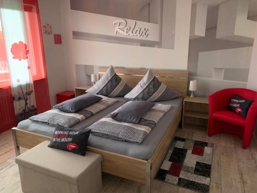 1 king bed, 1 sofa bed