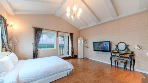 Grim Resort Room Type - Deluxe Double Room with Sea View Grim Resort Room Type - Deluxe Double Room with Sea View
