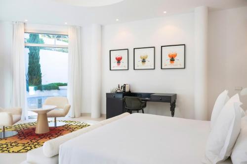 room detail thumbnail 1