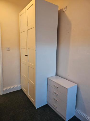 Devonshire House Room Type - Budget Double Room