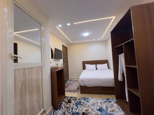 kanooz pyramids view inn