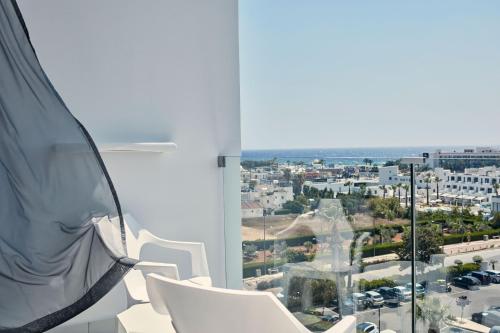 Twin Room Side Sea View image 3