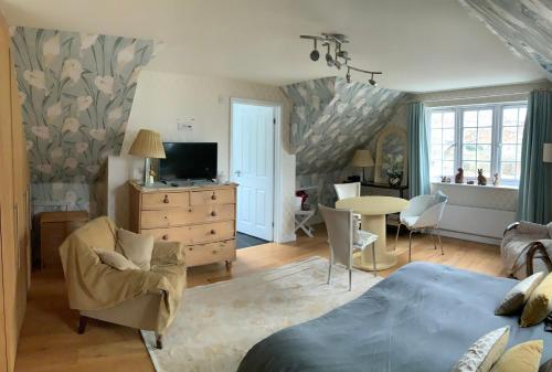 Hurstbourne in แคมเบอร์เลย์