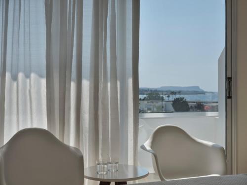 Twin Room Sea View image 4