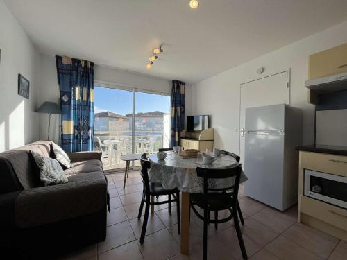 One-Bedroom Apartment image 10