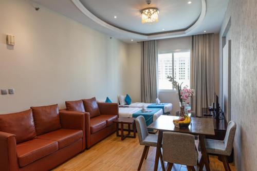 One-Bedroom Apartment image 2