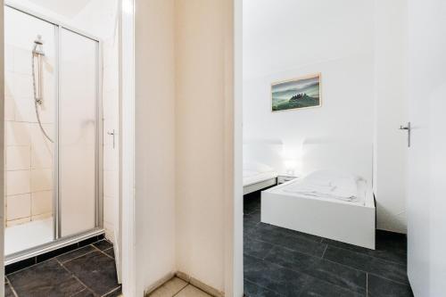 ห้องน้ำ, Work & Stay apartments Solingen in โซลิงเงิน