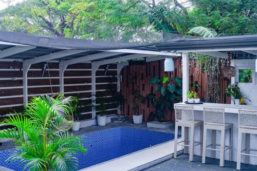 Bar/lounge, Cozy A Cabin Escape Your Tranquil Getaway Awaits in Hermosa