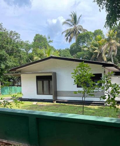 Green Sapphire Vacation Home in Anuradhapura