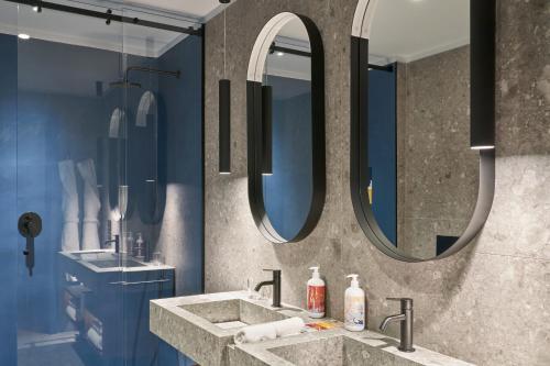 room detail thumbnail 2