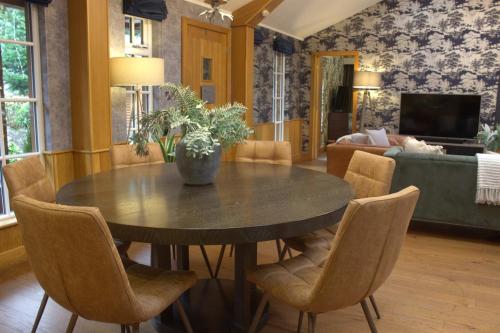 Norway Spruce Lodge in Little Budworth