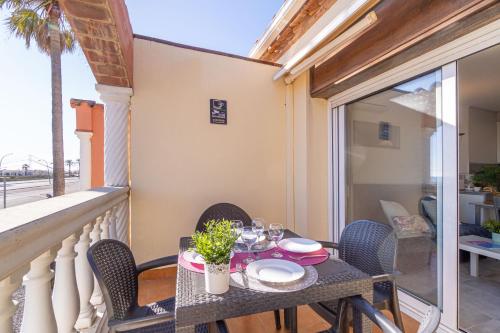 Apartment with Terrace image 4