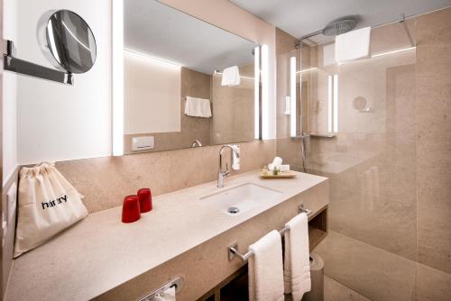 Hotel Butterfly BW Signature Collection - image 14