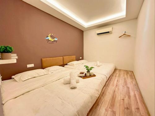 TownAreaTourist13paxPoolTable TownAreaTourist13paxPoolTable