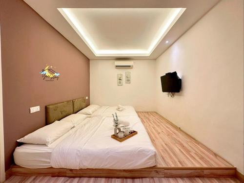 TownAreaTourist13paxPoolTable TownAreaTourist13paxPoolTable