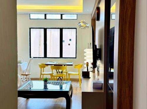 TownAreaTourist13paxPoolTable TownAreaTourist13paxPoolTable