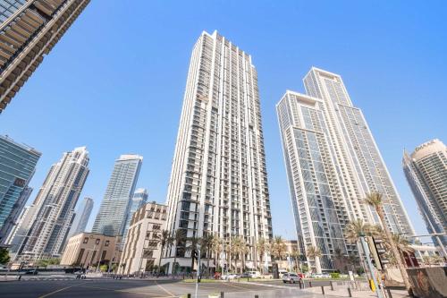 Silkhaus Burj Khalifa View 1BDR in Burj Crown - image 8