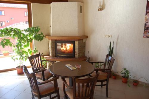 Hotel Vitosha - image 10