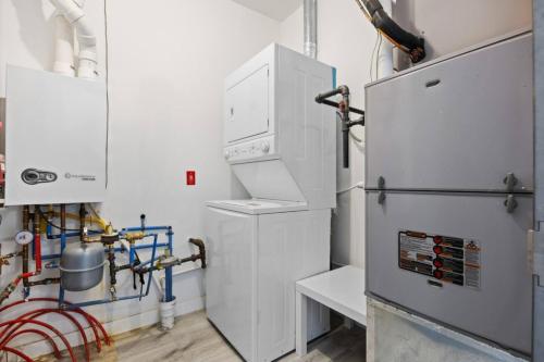 Near NYC High-End Kearny Loft with Gym & Patio