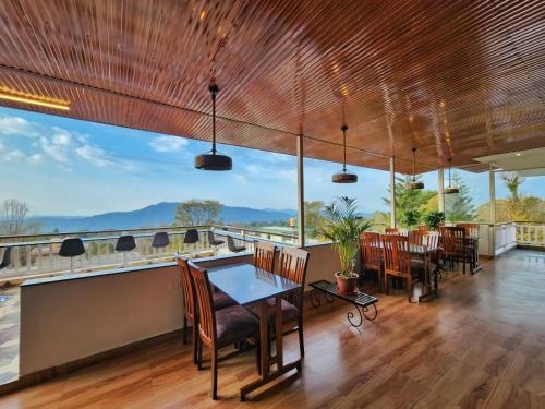 Dorjee House & Rooftop Cafe - Bhattu Uparla