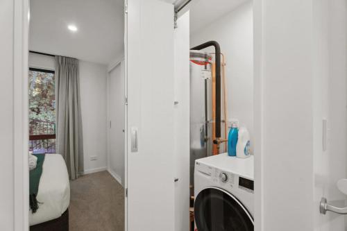 Fantail Retreat | Alpine Stay Near Coronet Peak - image 2