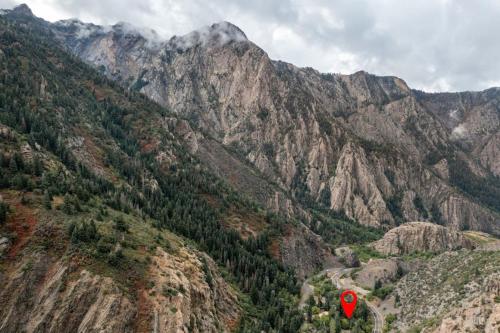 Mountain Apartment Located in BigCottonwood Canyon in Snowbird Lodge (UT)