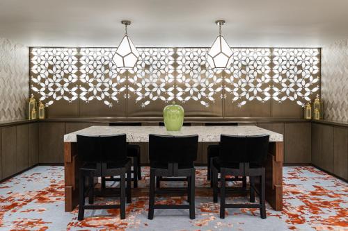 Étterem, Taj Campton Place, San Francisco near Chinatown