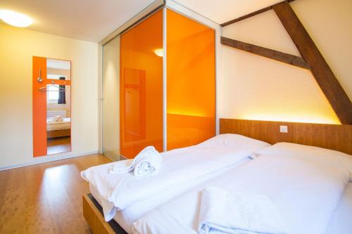 easyHotel Basel City - image 10