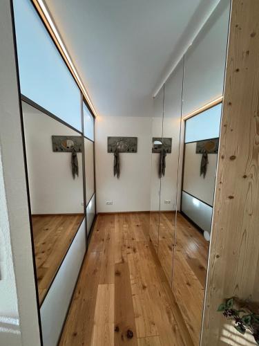 One-Bedroom Apartment image 6