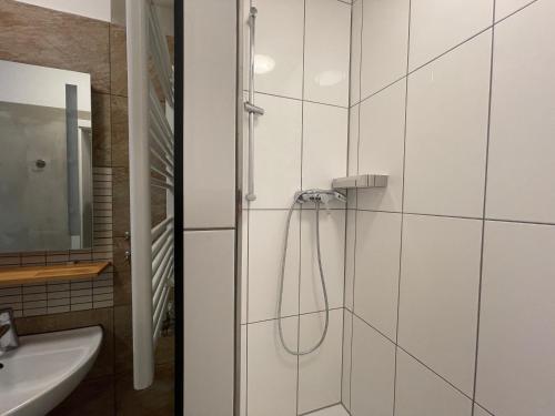 2 bedrooms, 7 beds